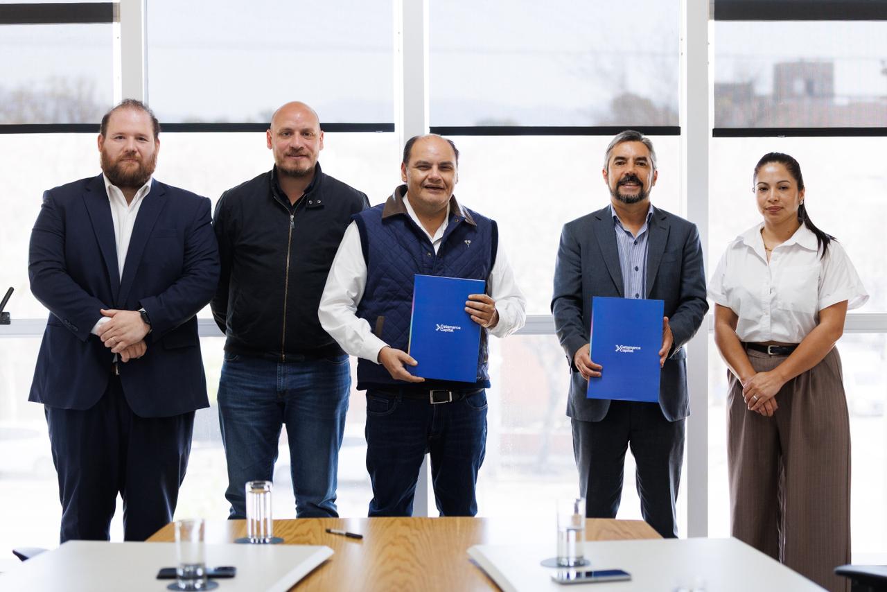 saadi-firmo-un-convenio-con-la-unca-y-lanzo-un-taller-para-capacitar-a-vecinos-en-control-ambiental