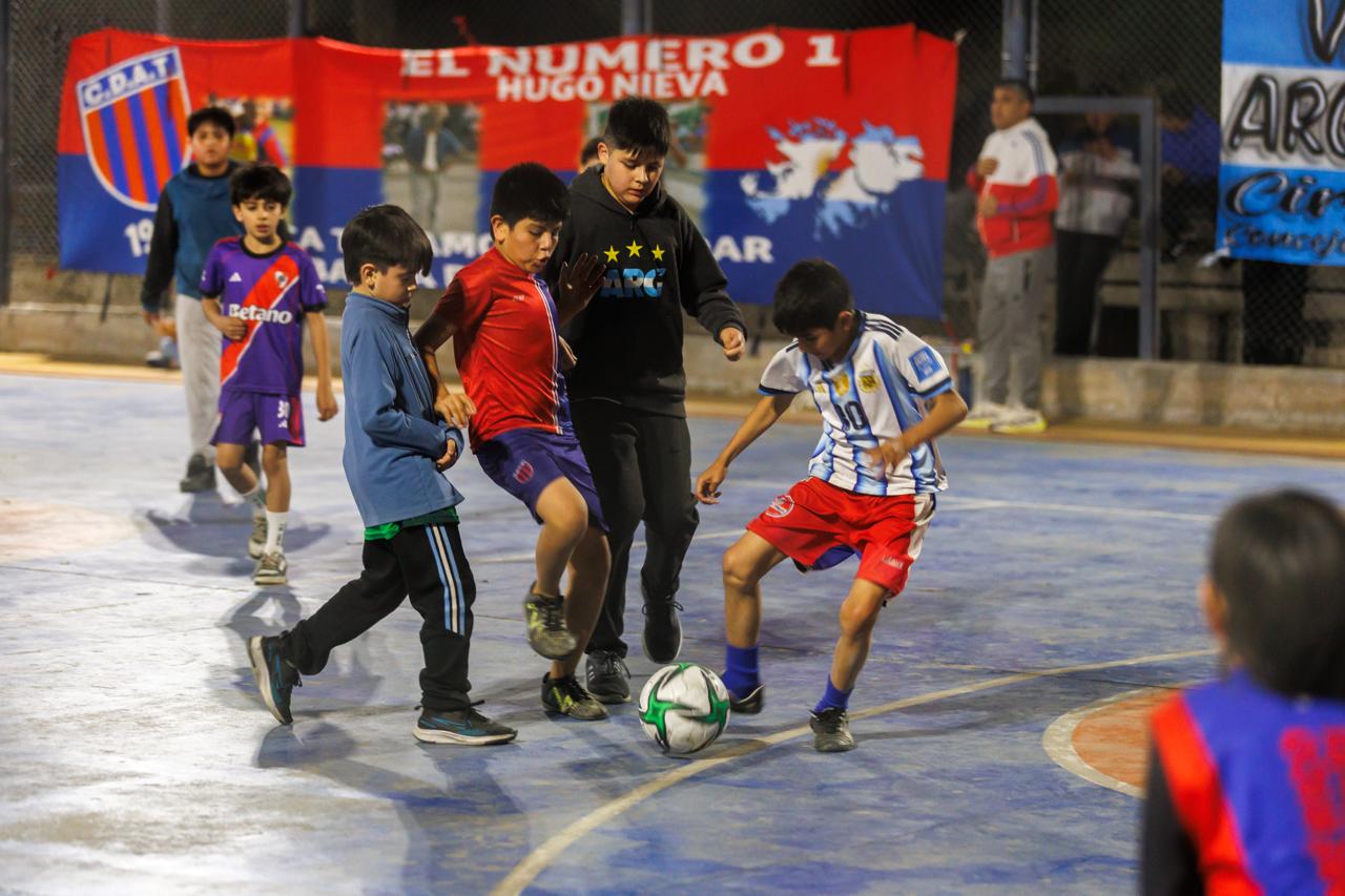 gustavo-saadi-participo-del-lanzamiento-del-torneo-de-futbol-infantil-monona-castro