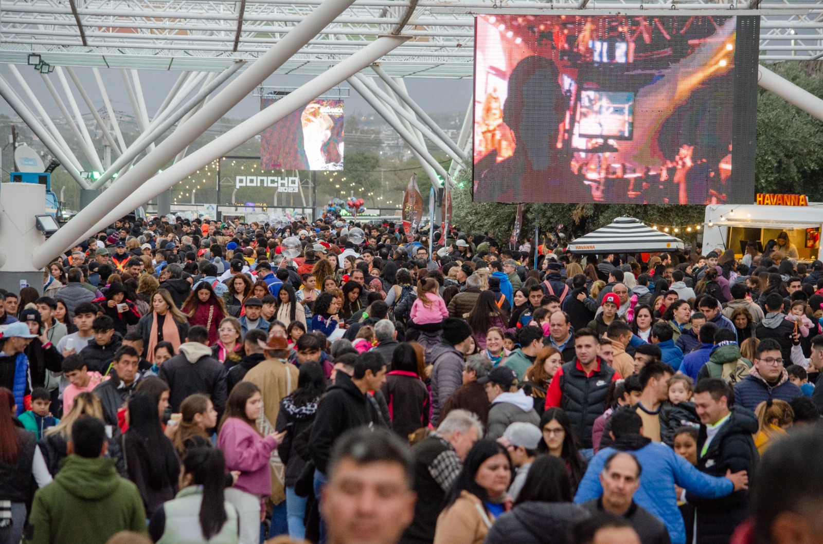 poncho-2023-los-turistas-generaron-un-impacto-economico-de-1168-millones-de-pesos