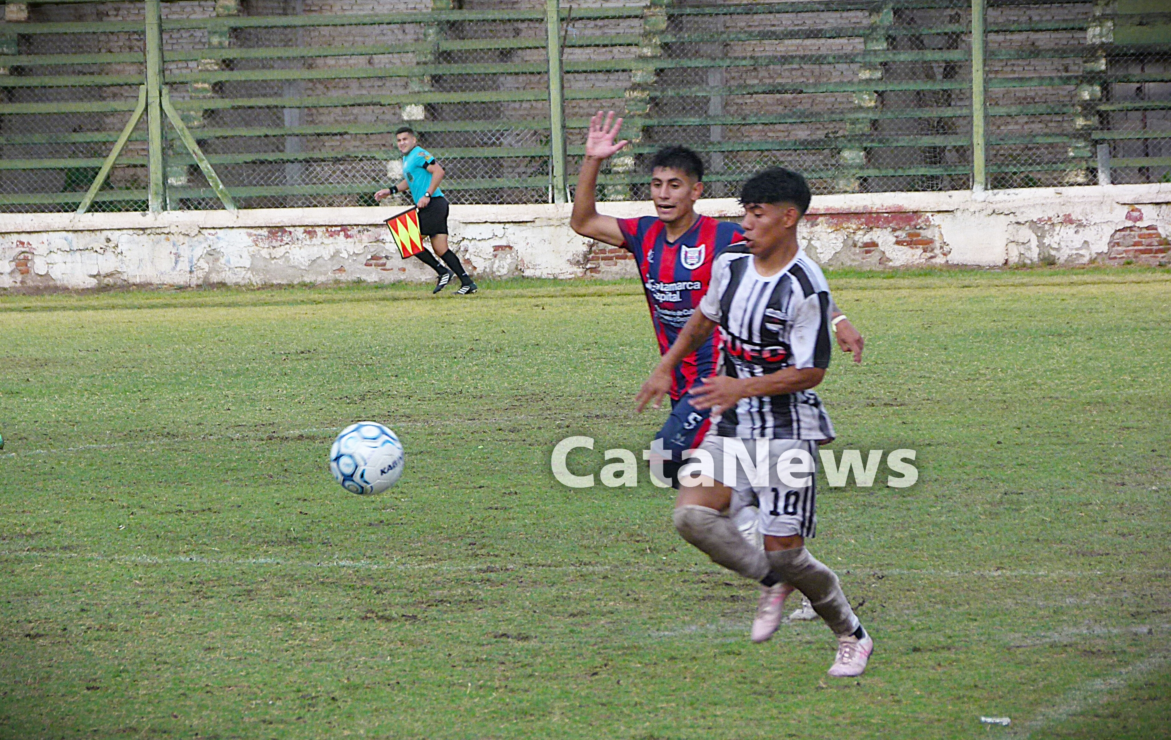 el-equipo-de-la-primera-de-mayo-se-impuso-1-0-en-el-estadio-malvinas-argentinas-y-consiguio-su-primera-victoria-en-la-zona-1-el-gol-fue-convertido-por-lucas-herrera-en-la-etapa-inicial
