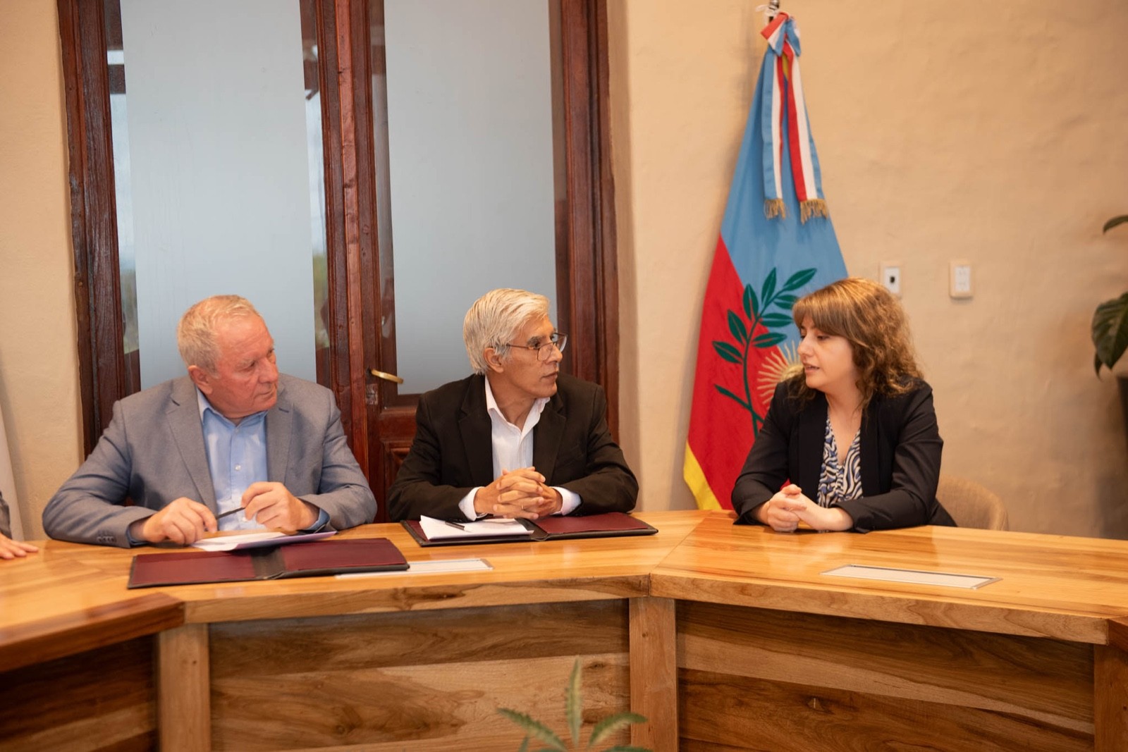 gobierno-y-unca-impulsan-el-sistema-de-informacion-de-datos-estadisticos-provinciales