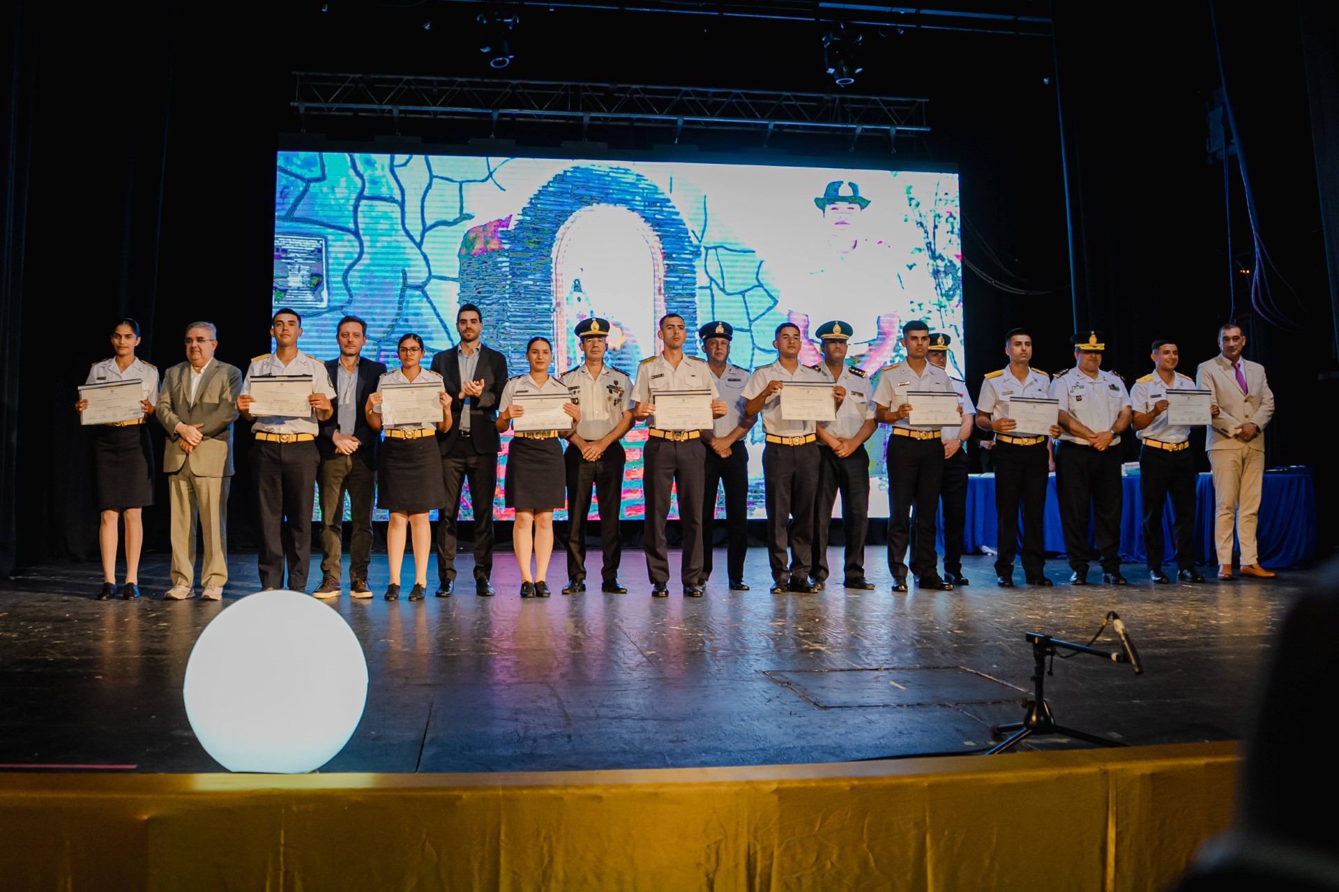 egreso-una-nueva-promocion-de-oficiales-ayudantes-y-subadjutores-de-la-policia-de-catamarca