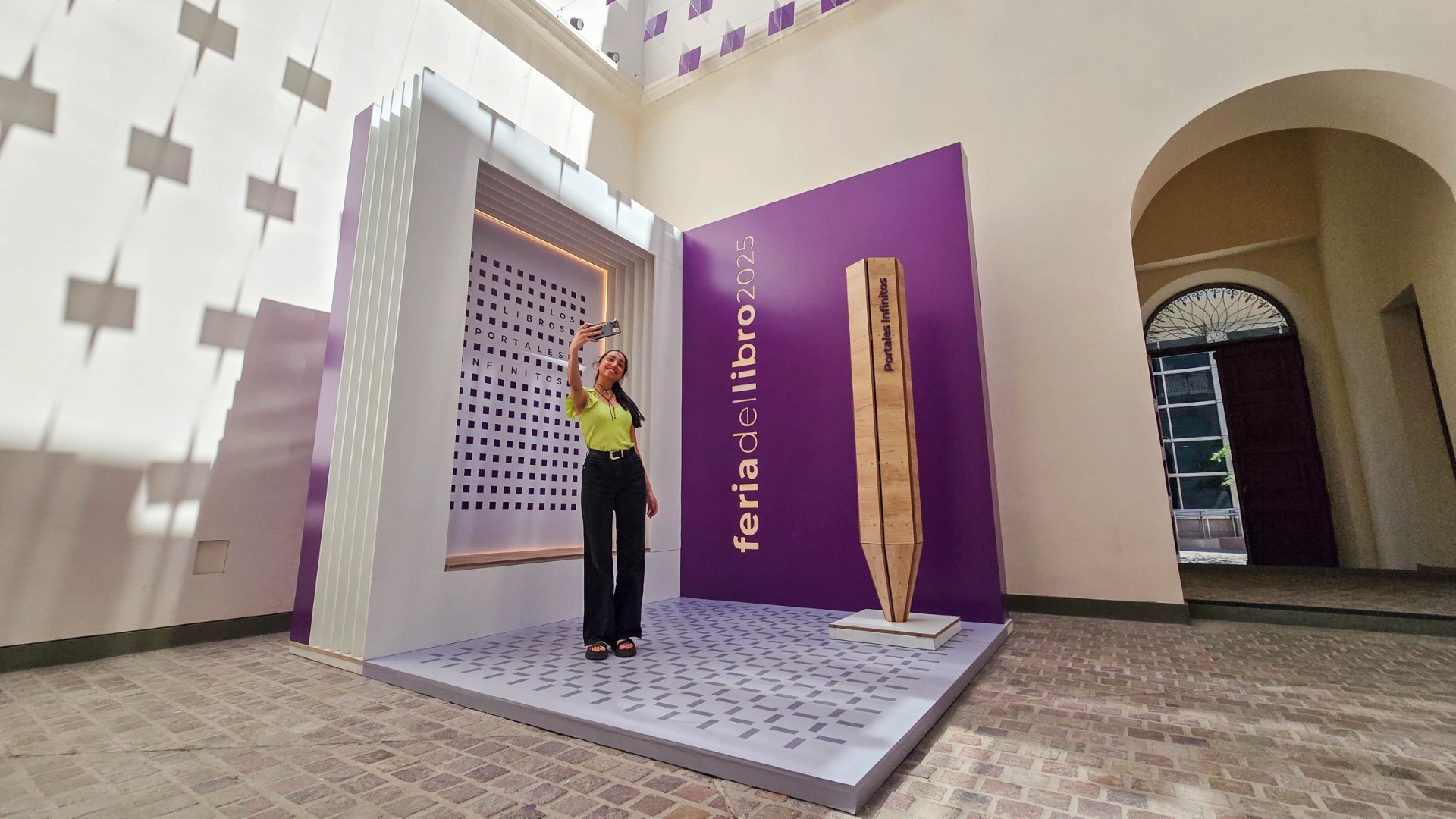 jueves-en-la-feria-del-libro-una-jornada-llena-de-arte-lectura-y-grandes-figuras-nacionales