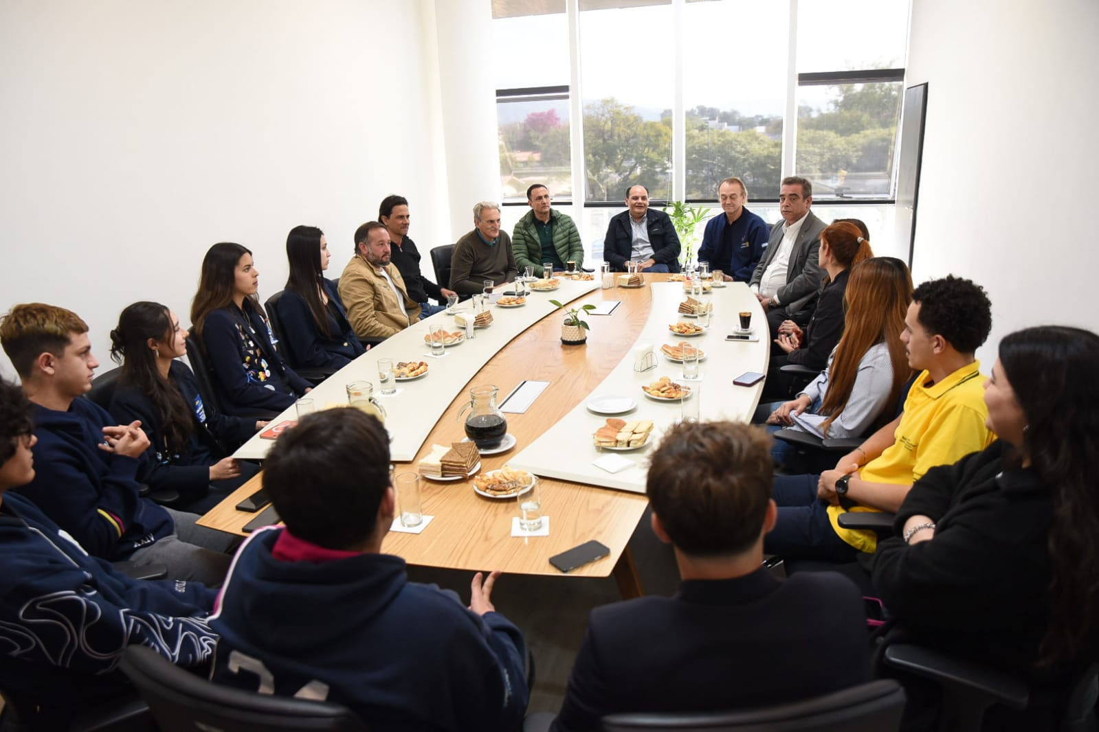 el-intendente-saadi-recibio-a-estudiantes-de-intercambio-del-rotary-catamarca-valle