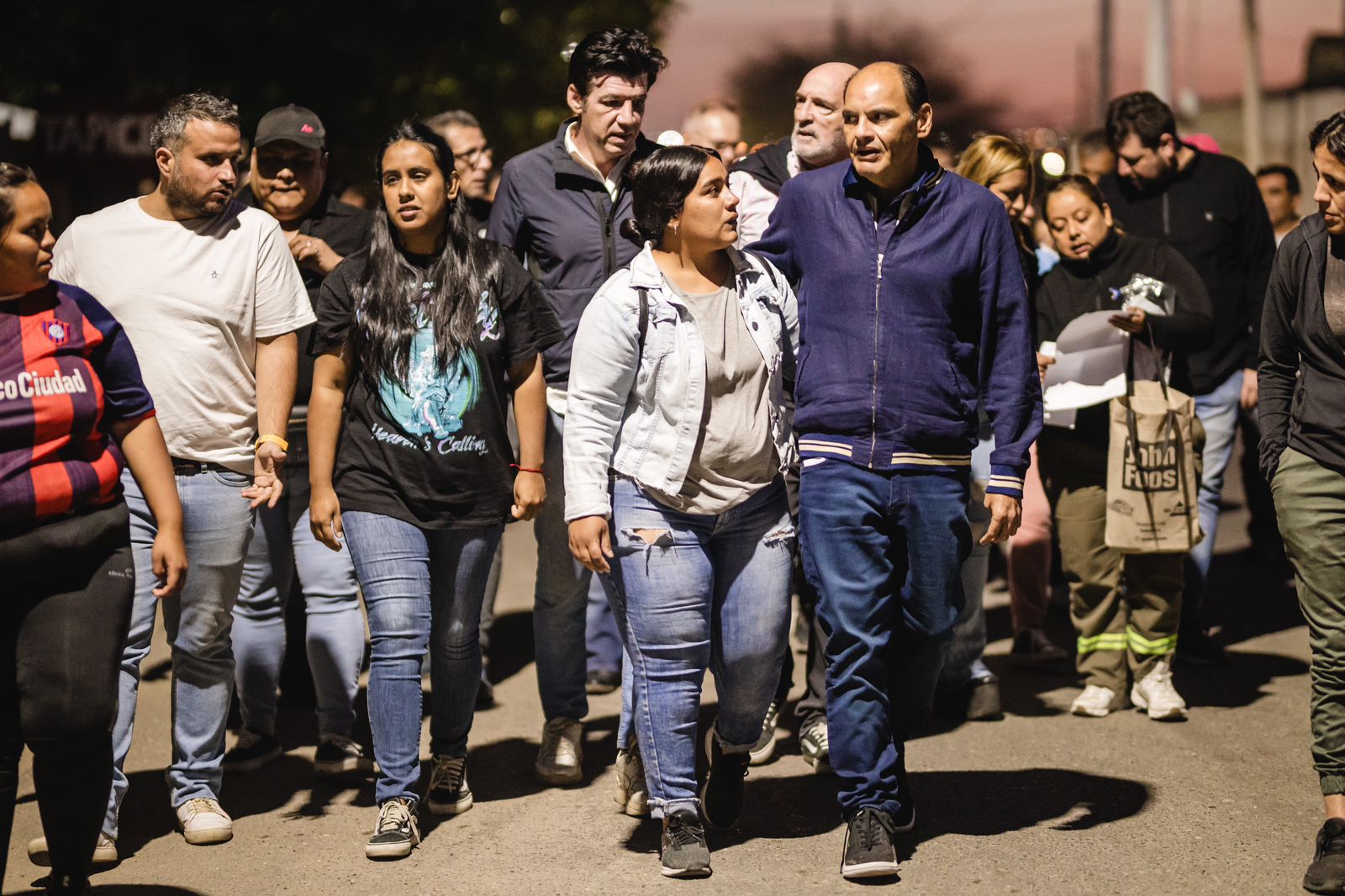 el-100-de-altos-de-choya-iluminado-con-luces-led