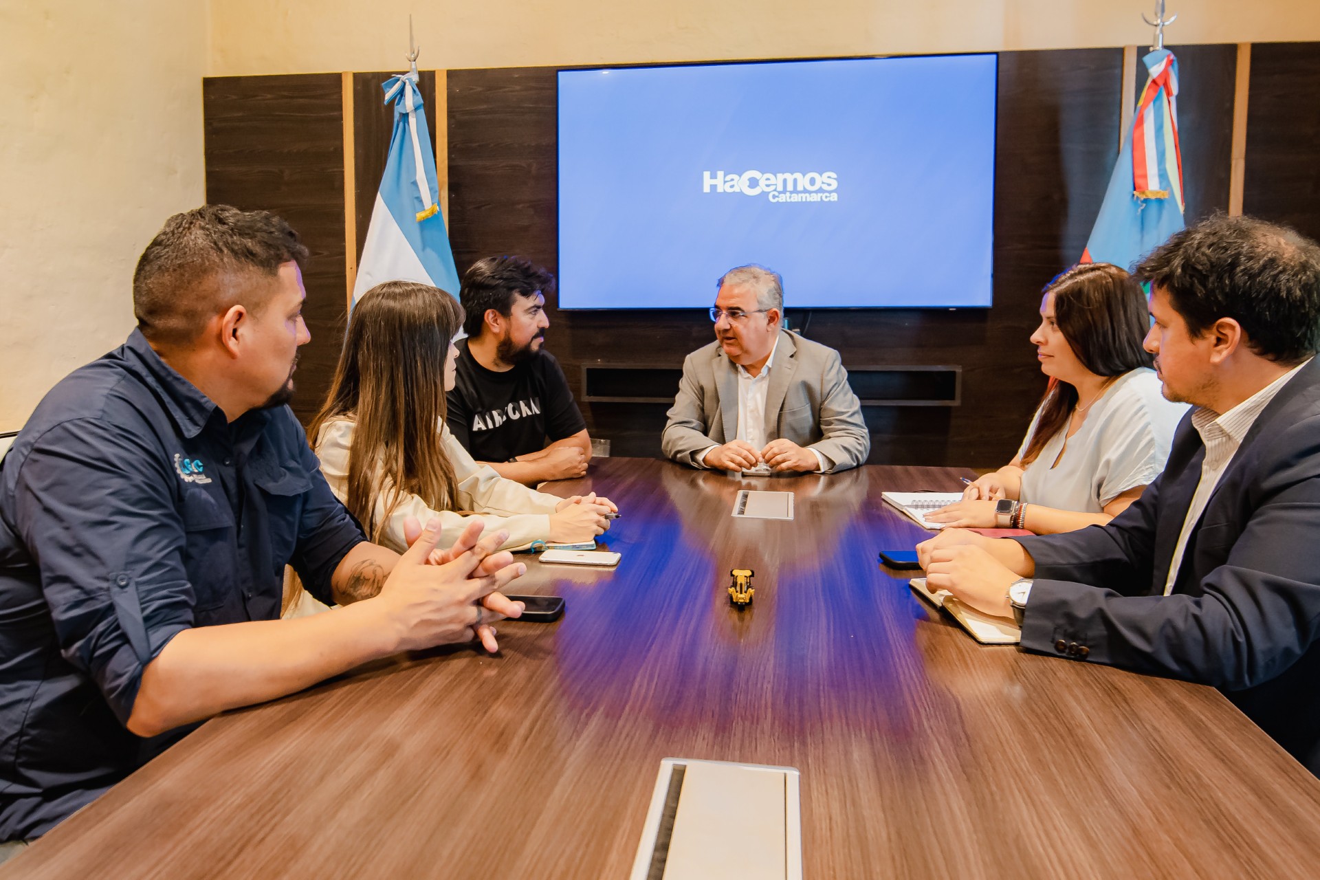 el-gobierno-busca-dar-impulso-a-la-pequena-y-mediana-mineria-con-participacion-de-empresarios-catamarquenos