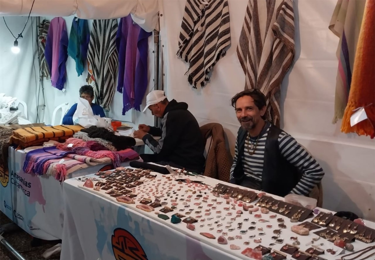 artesanos-catamarquenos-exponen-en-uruguay