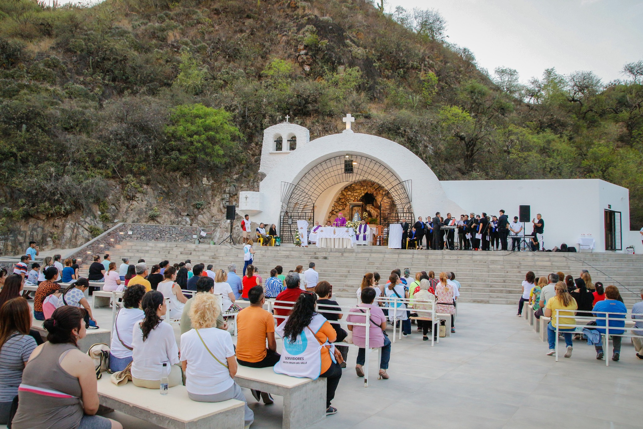 declaran-a-la-gruta-como-santuario-diocesano