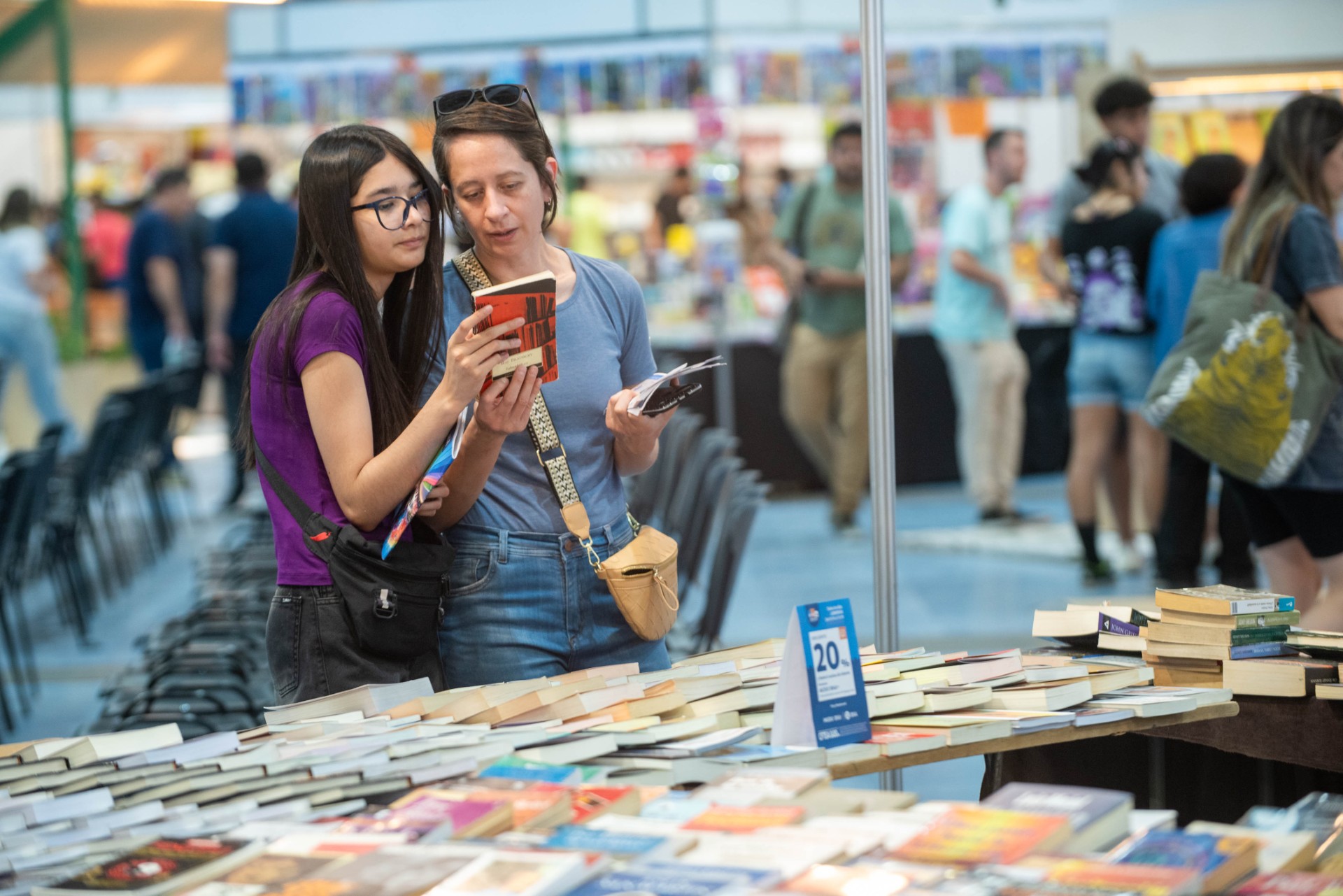 feria-del-libro-2025-descuentos-y-cuotas-para-comprar-libros