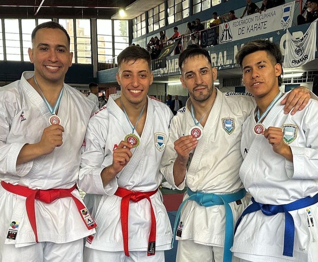 podio-de-walter-carrizo-en-el-nacional-de-karate