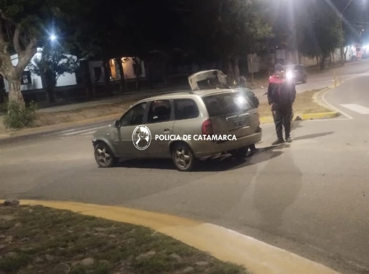 un-auto-y-una-moto-colisionaron-en-la-rotonda-de-la-avenida-virgen-del-valle