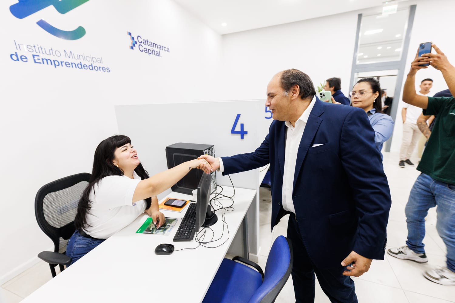 gustavo-saadi-inauguro-el-instituto-municipal-del-emprendedor