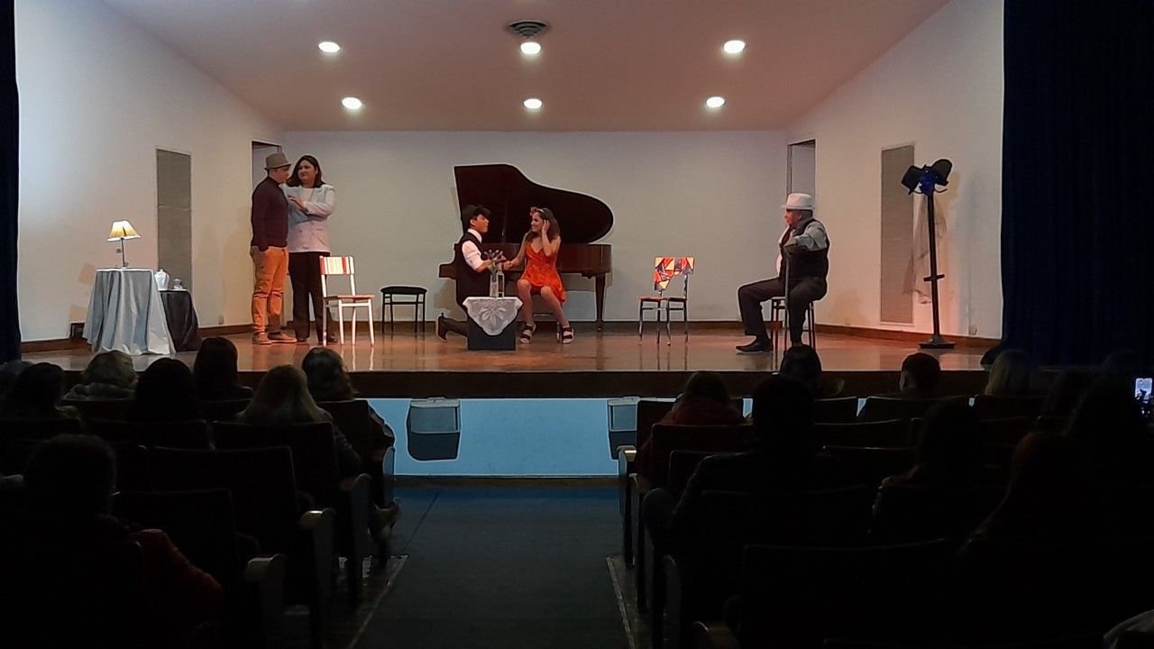 el-taller-de-teatro-de-la-secretaria-de-cultura-presento-cara-y-cruz