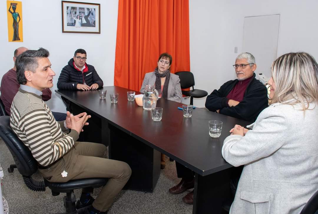 reunion-para-la-creacion-de-la-carrera-de-periodismo-deportivo-en-catamarca