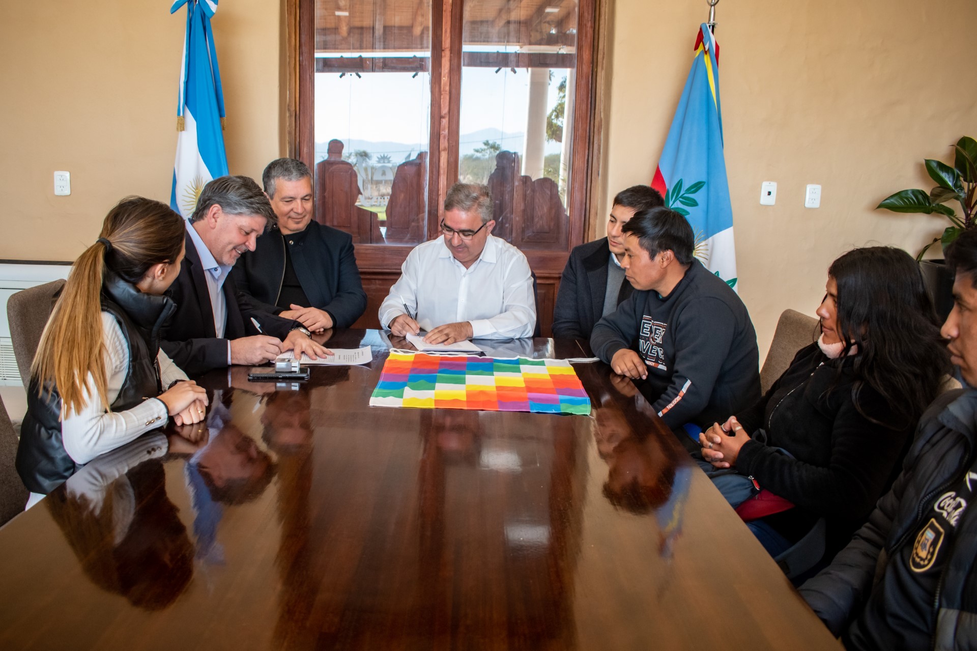 firmaron-el-contrato-para-finalizar-la-apertura-del-camino-a-el-tolar