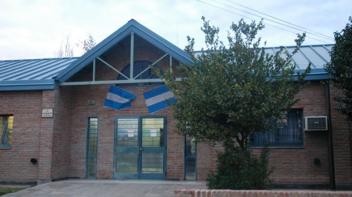 robo-un-auto-y-en-la-huida-choco-contra-dos-casas