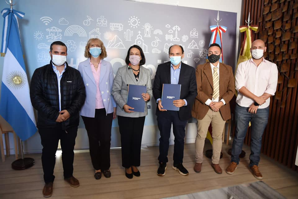 gustavo-saadi-firmo-un-convenio-de-pasantias-con-ciencias-exactas
