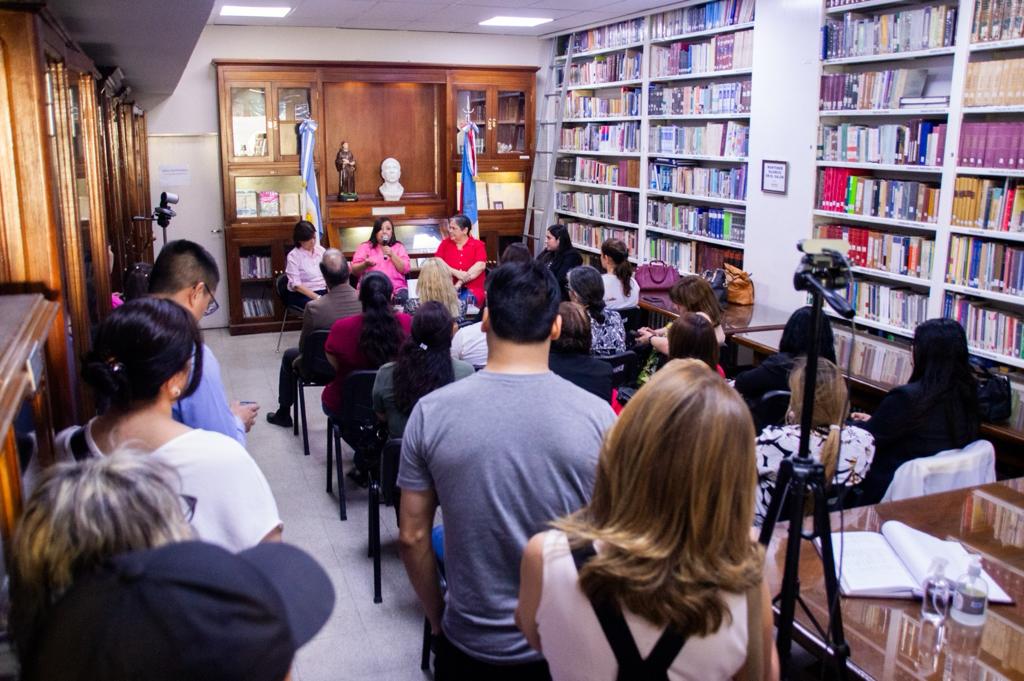 se-realizo-la-primera-de-las-charlas-por-40-anos-de-democracia