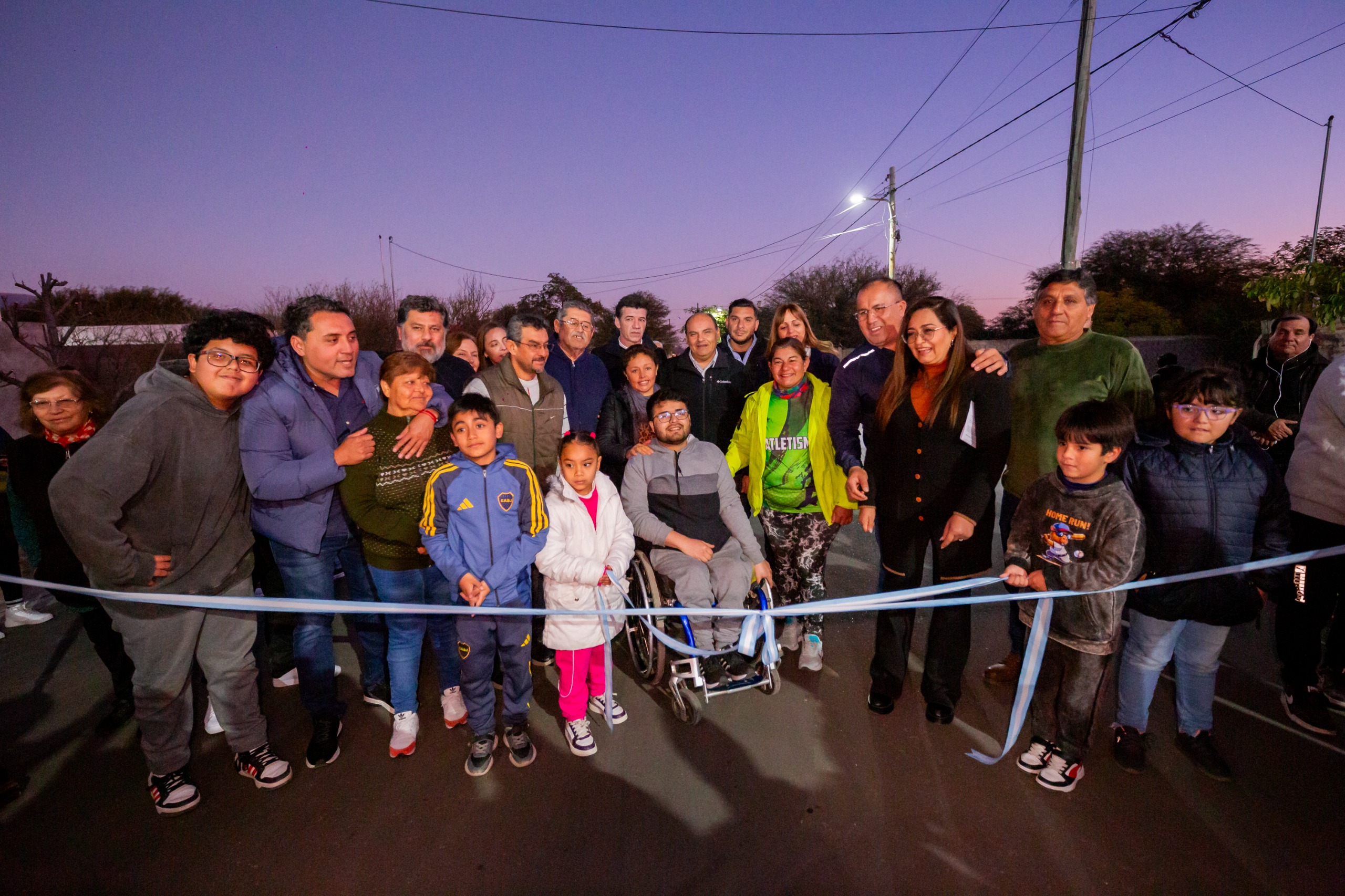 se-inauguro-una-compleja-obra-de-agua-cloacas-y-asfalto-en-el-barrio-balcon-del-poncho