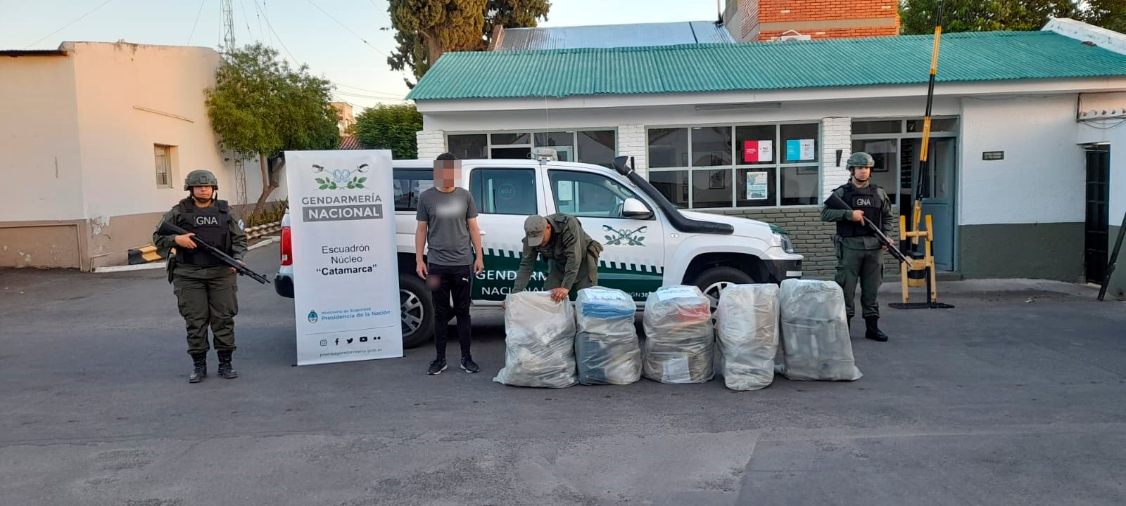 escuadron-nucleo-catamarca-quemo-mas-22-kilos-de-cocaina-y-67-kilos-de-marihuana