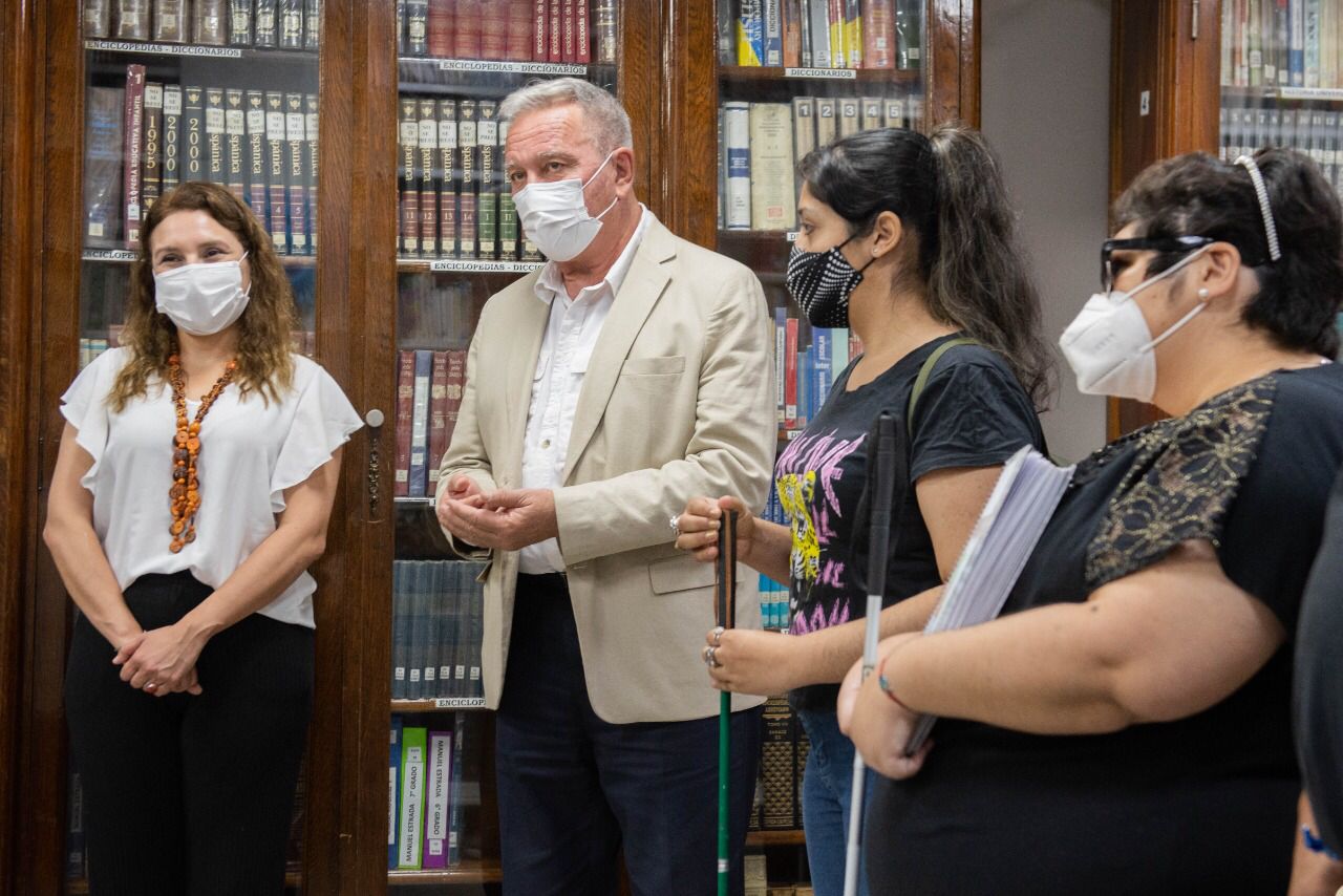 integrantes-del-servicio-luis-braille-visitaron-el-senado