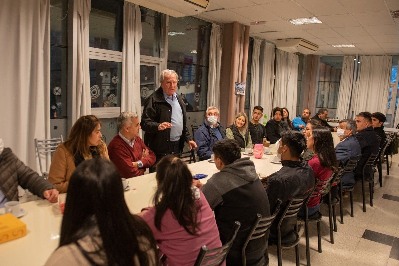 el-vicegobernador-visito-a-estudiantes-de-la-residencia-universitaria