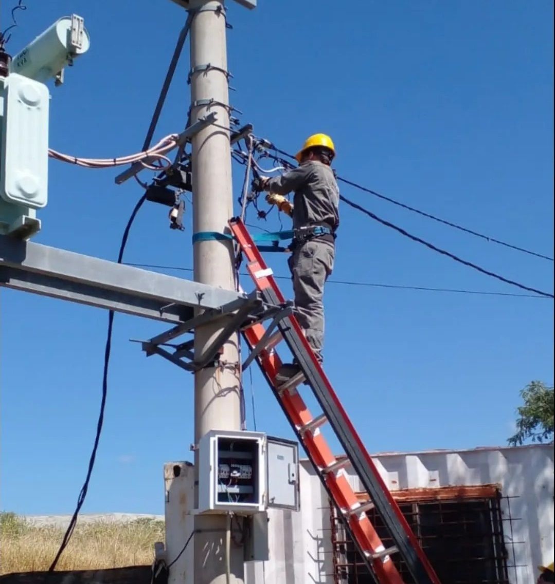 le-cortaron-la-luz-y-agredio-al-empleado-de-ec-sapem