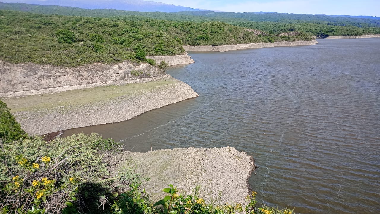 piden-extremar-precauciones-por-el-aumento-del-caudal-del-rio-del-valle-tras-el-vertido-del-dique-las-pirquitas
