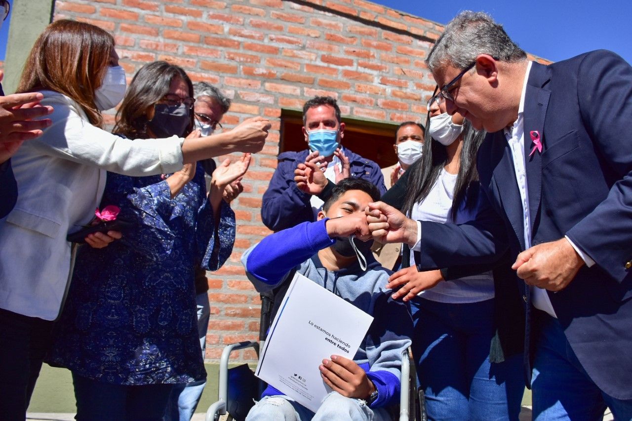 jalil-entrego-viviendas-e-inauguro-obras-en-el-hospital-luis-a-vargas