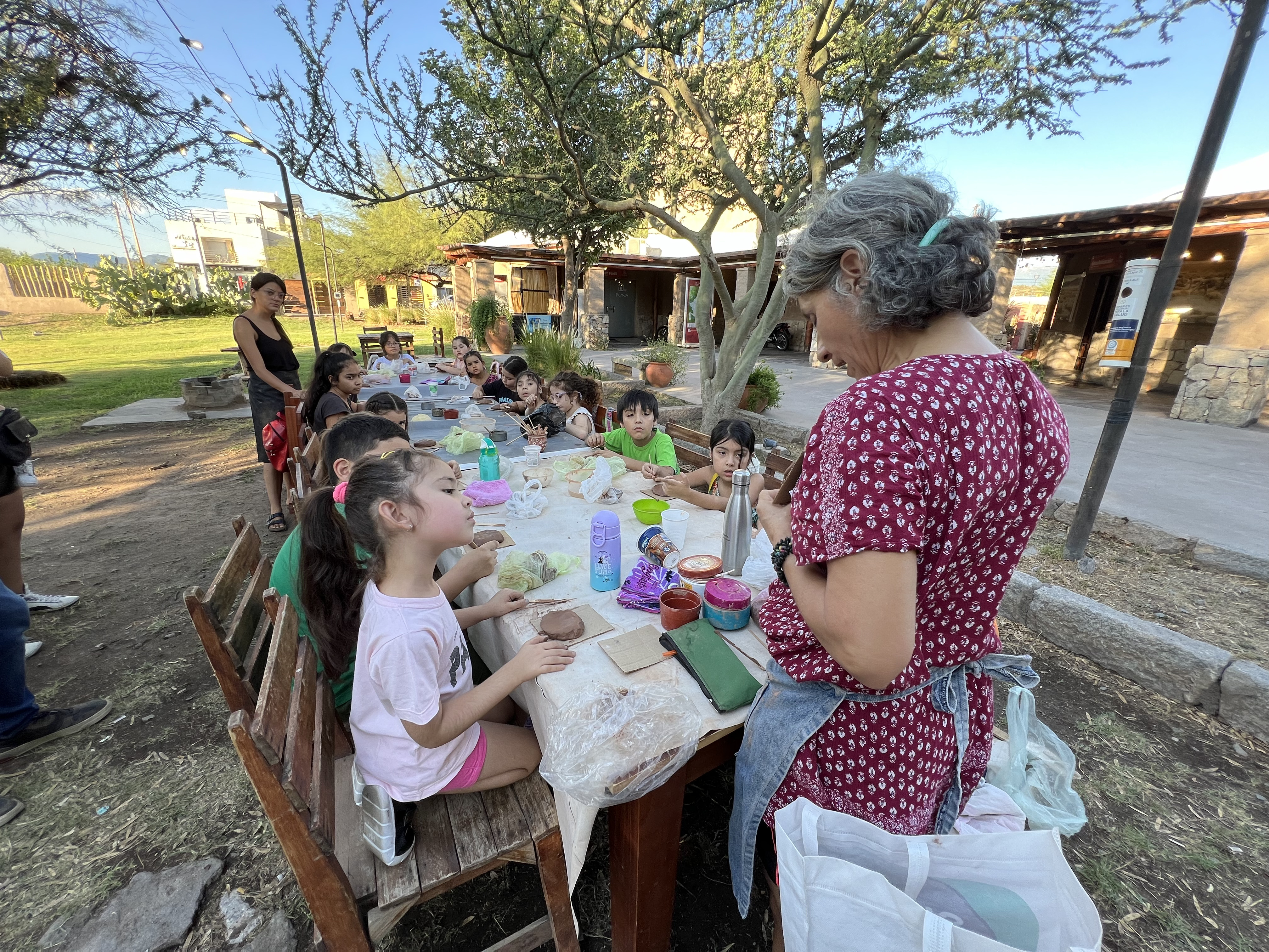 chicos-y-grandes-vivieron-una-entretenida-tarde-en-casa-de-la-puna