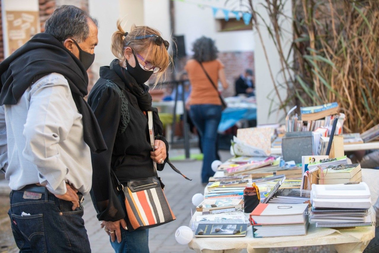 el-ponchito-y-la-feria-del-libro-se-realizaran-en-simultaneo
