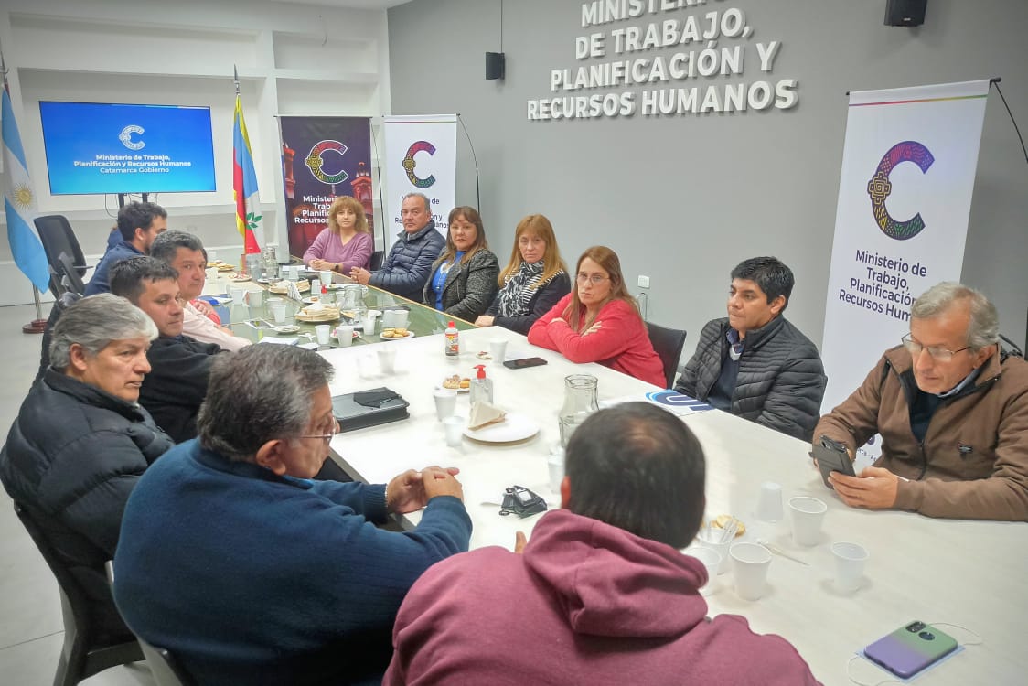 el-gobierno-se-reunio-con-representantes-gremiales