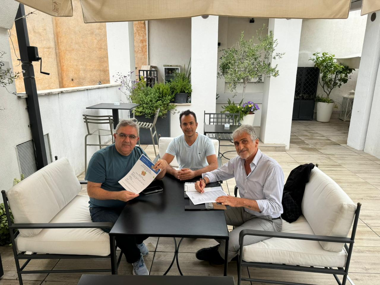 catamarca-e-italia-trabajaran-para-el-desarrollo-y-comercializacion-del-aceite-de-nuez