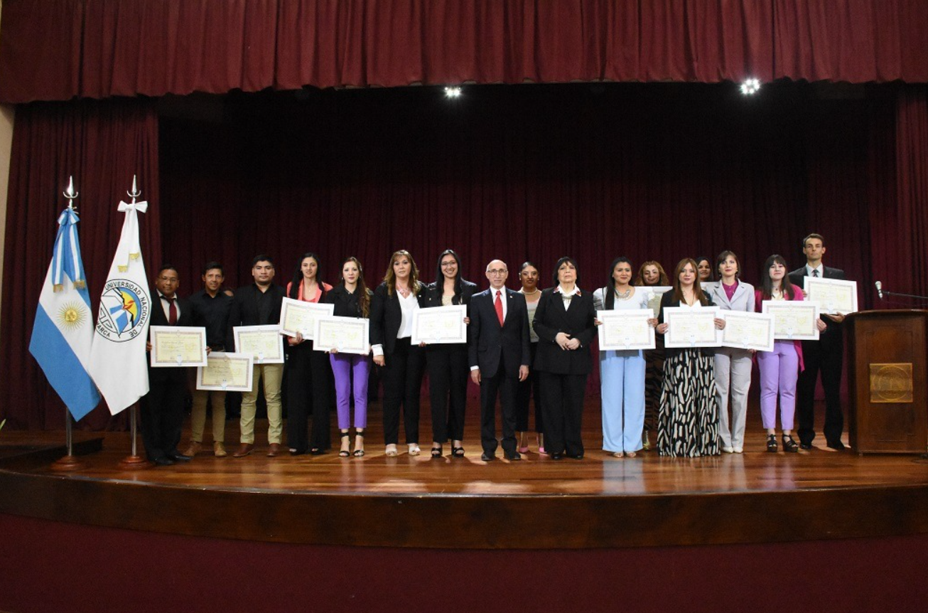nuevos-egresados-de-la-facultad-de-ciencias-de-la-salud