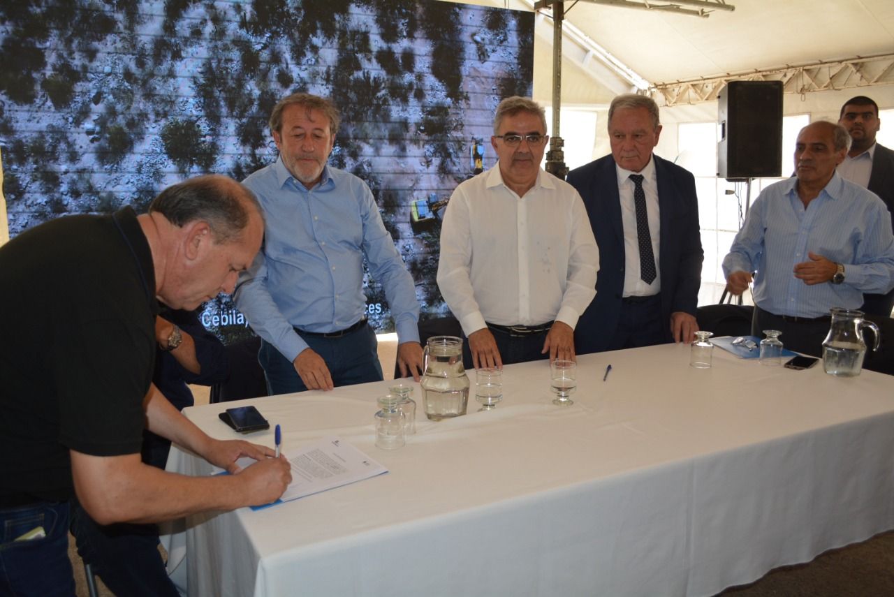 en-su-90-aniversario-vialidad-nacional-protocolizo-contratos-para-el-inicio-de-dos-obras