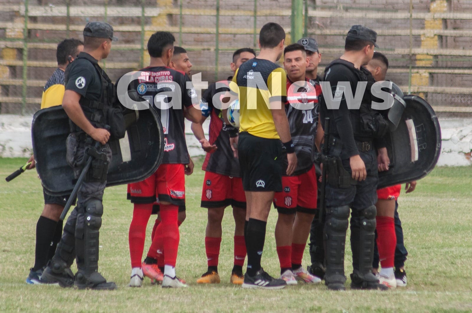 por-la-agresion-a-rivero-sancionaron-a-villa-cubas-con-la-quita-de-puntos