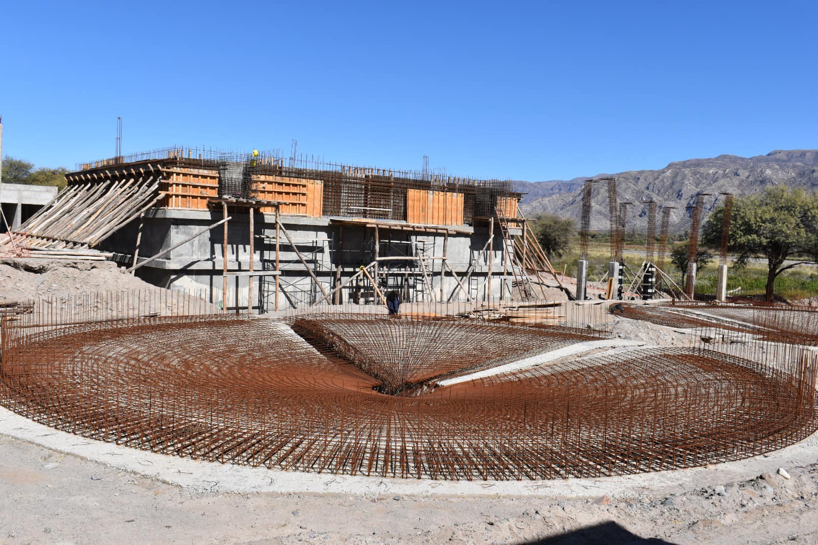 continua-la-ejecucion-de-obras-de-agua-energia-y-saneamiento-en-santa-maria