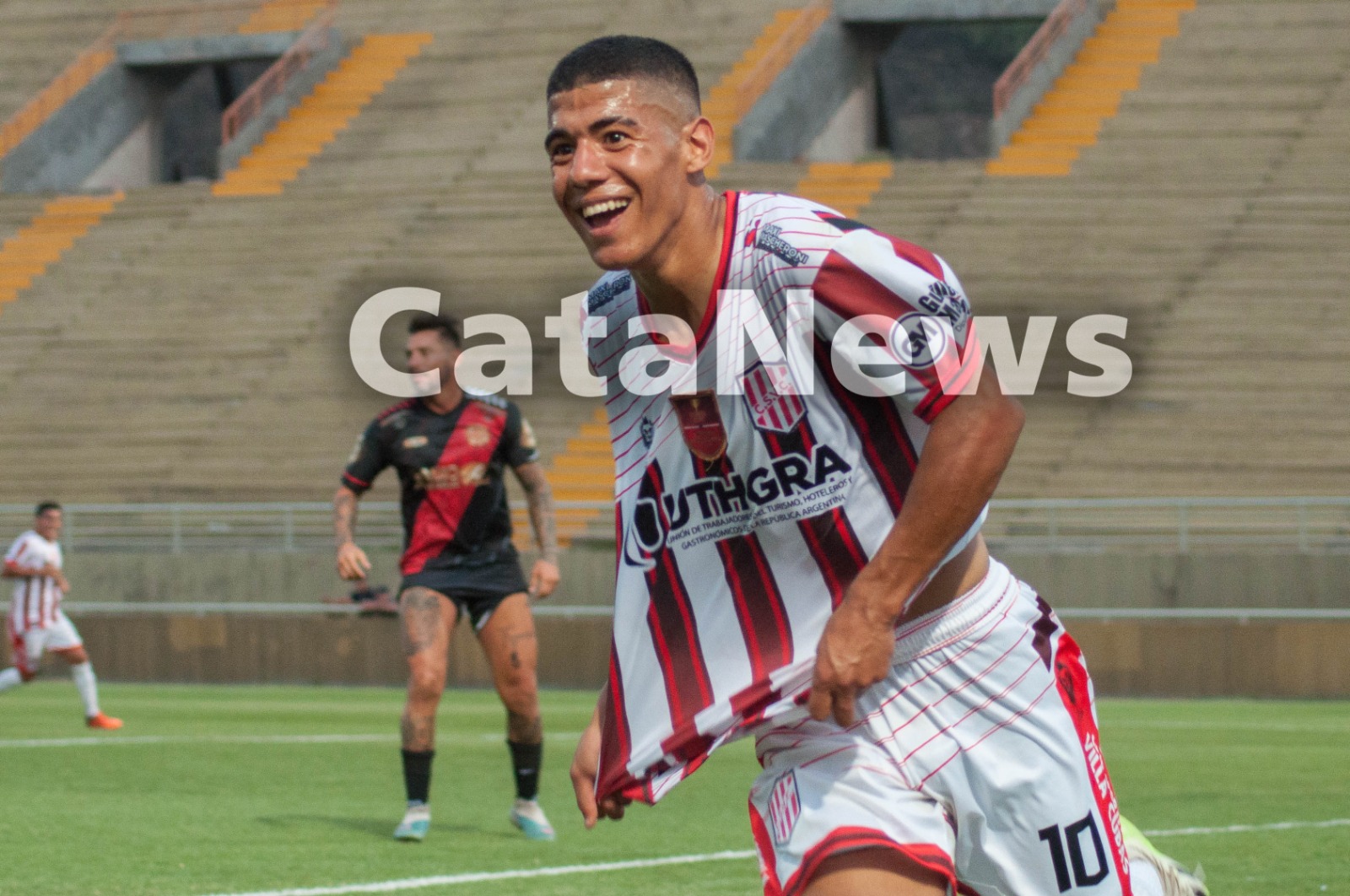 en-un-partido-con-polemicas-villa-cubas-le-gano-a-villa-dolores-y-quedo-cerca-de-la-clasificacion