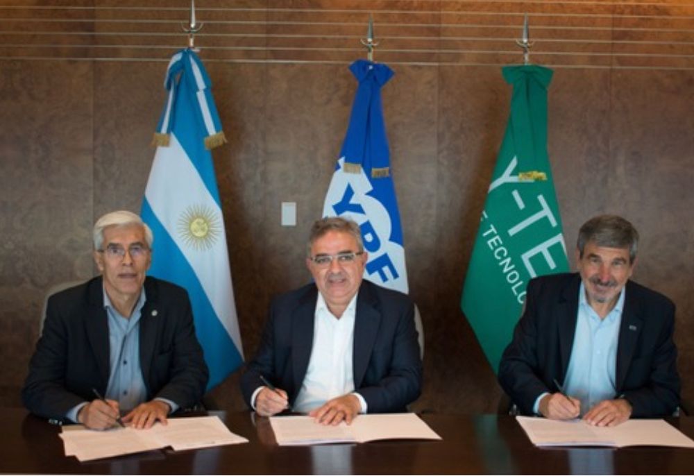 acuerdo-entre-catamarca-e-ypf-para-la-investigacion-e-industrializacion-del-litio