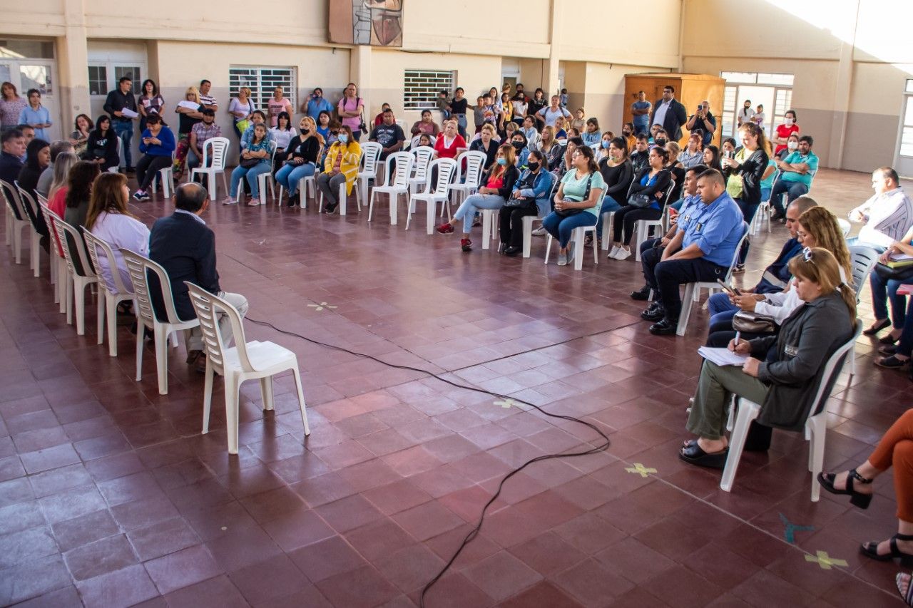 anunciaron-la-construccion-de-un-nuevo-edificio-para-la-escuela-de-las-mil-viviendas
