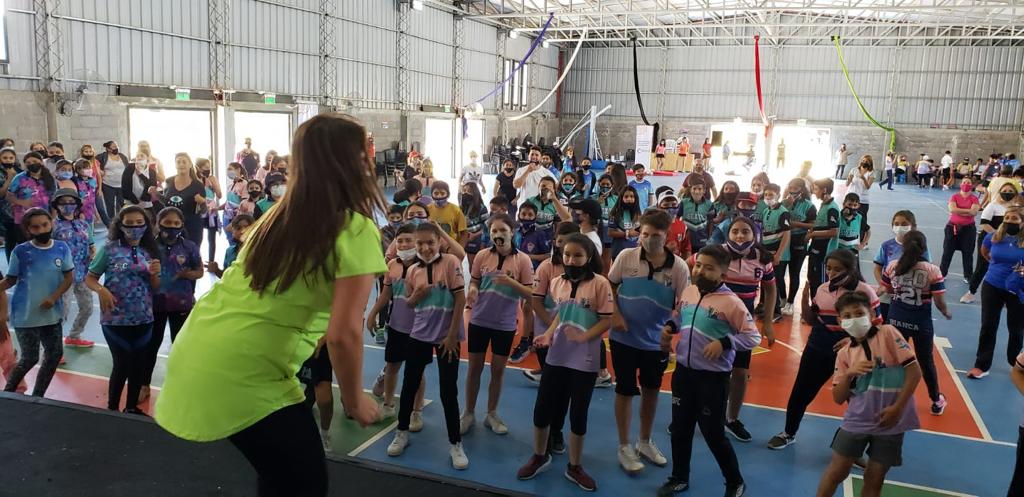 juntos-hacemos-educacion-fisica-en-fray-mamerto-esquiu