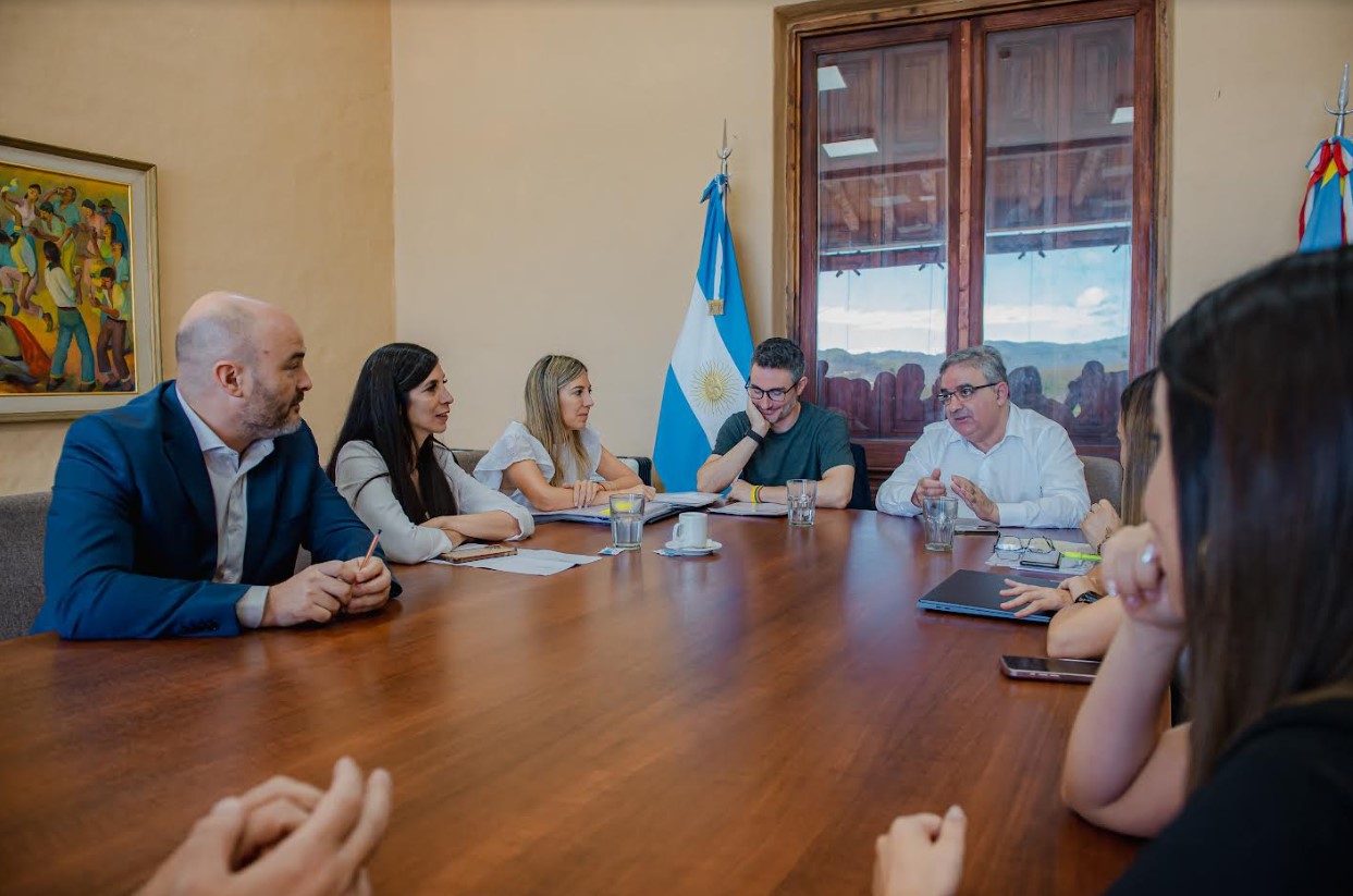 el-gobernador-invita-a-los-poderes-del-estado-a-un-cierre-de-ano-y-continuar-el-dialogo