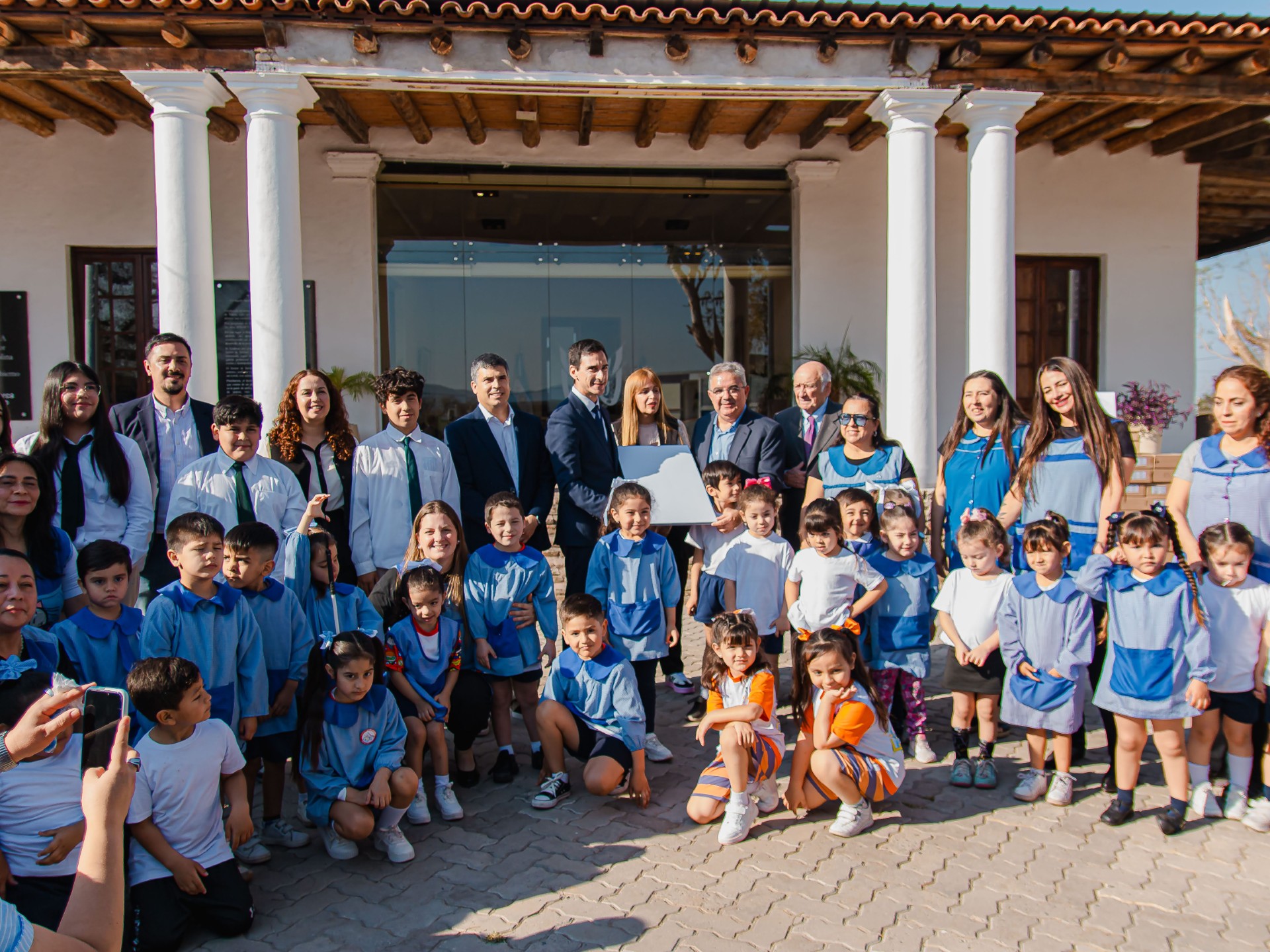plan-de-conectividad-educativa-300-escuelas-de-rurales-recibiran-antenas-para-acceder-a-internet