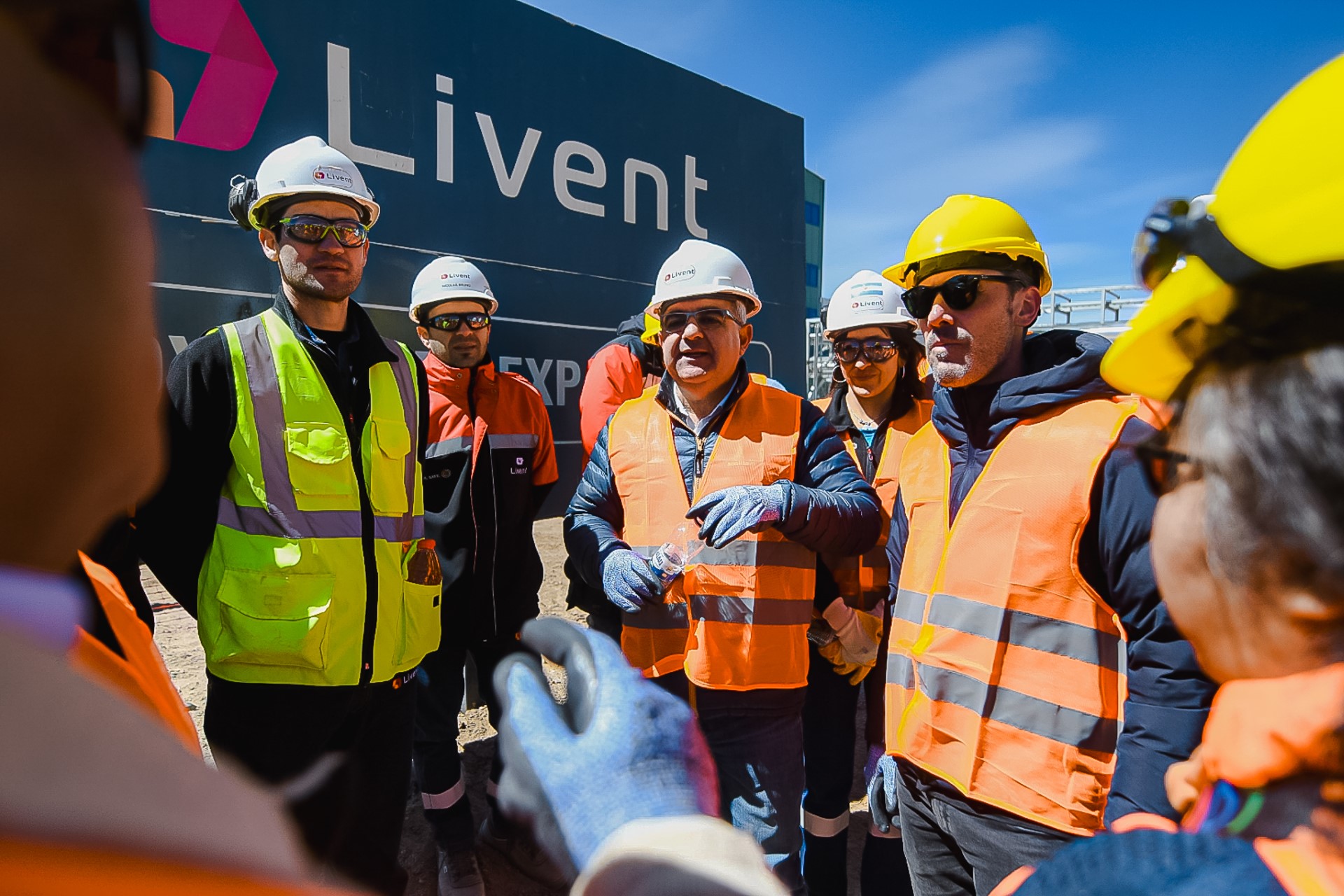 jalil-y-el-secretario-general-del-cfi-visitaron-los-proyectos-de-litio-instalados-en-el-salar-del-hombre-muerto