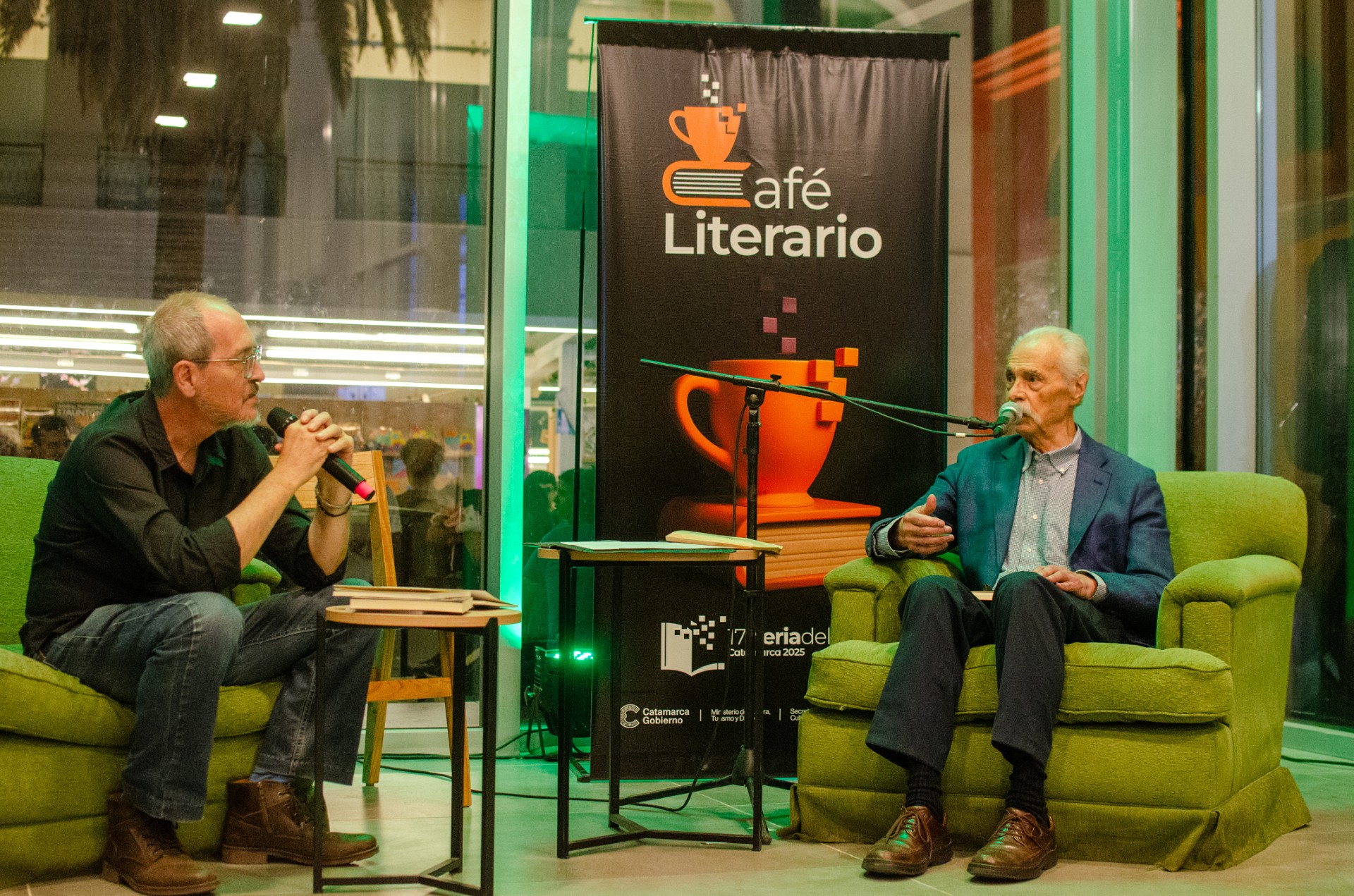 poetas-de-todo-el-pais-dieron-un-gran-cierre-al-cafe-literario-norte-natural