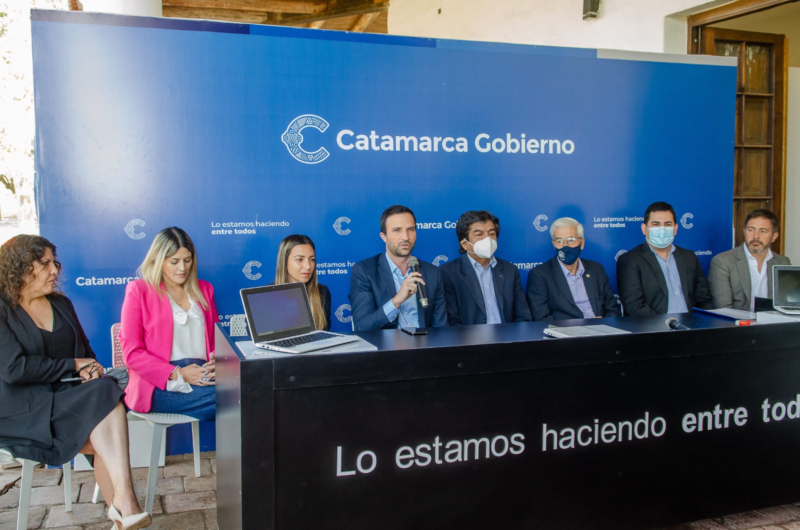 lanzan-lineas-de-creditos-y-ventas-en-comercios-de-notebooks-producidas-en-el-pantanillo