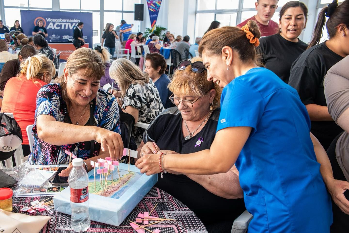 vicegobernacion-lleva-los-programas-bienestar-activo-y-lleguemos-al-barrio-a-valle-chico
