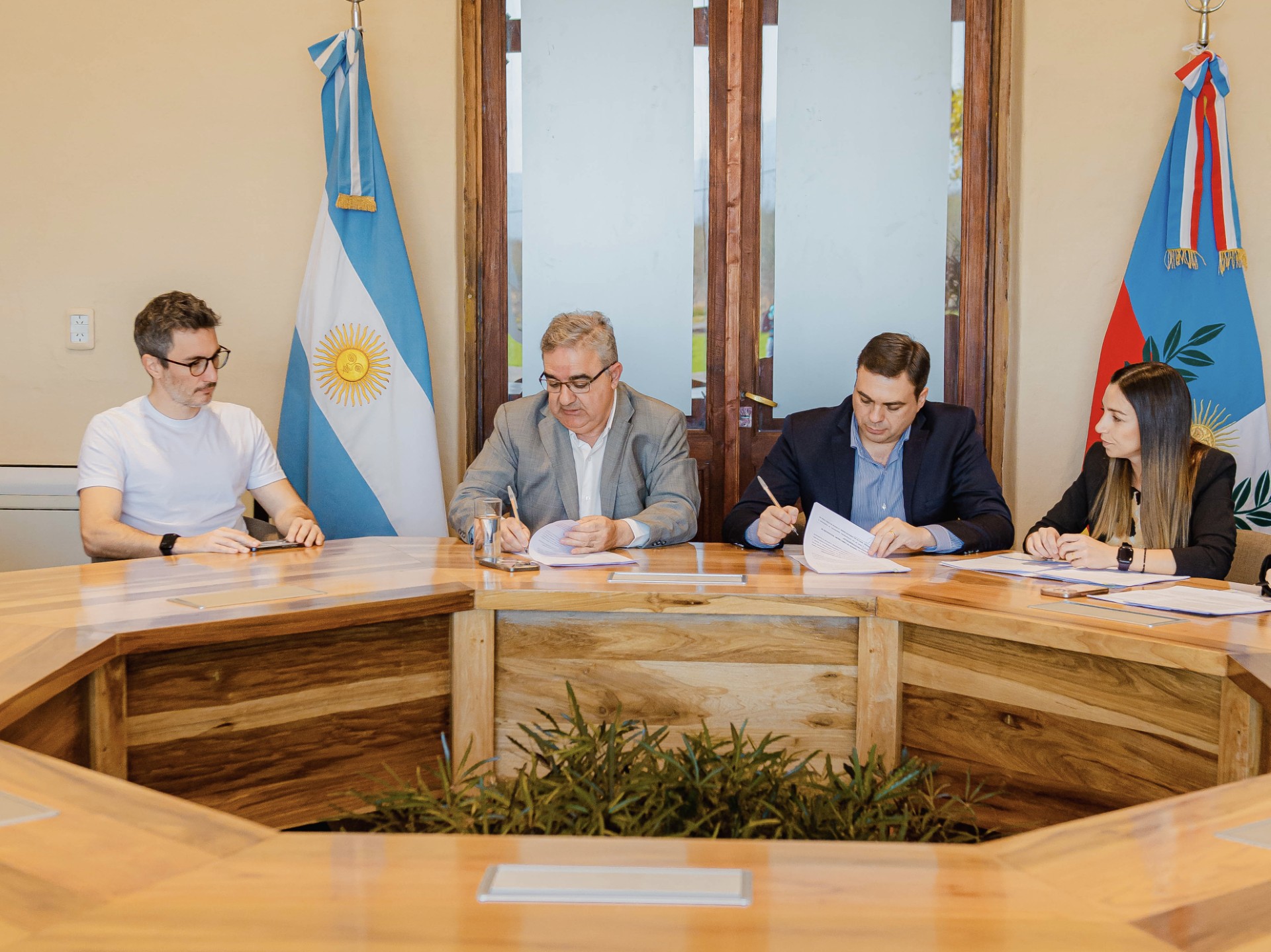 los-altos-firmo-el-consenso-fiscal-impulsado-por-el-gobierno
