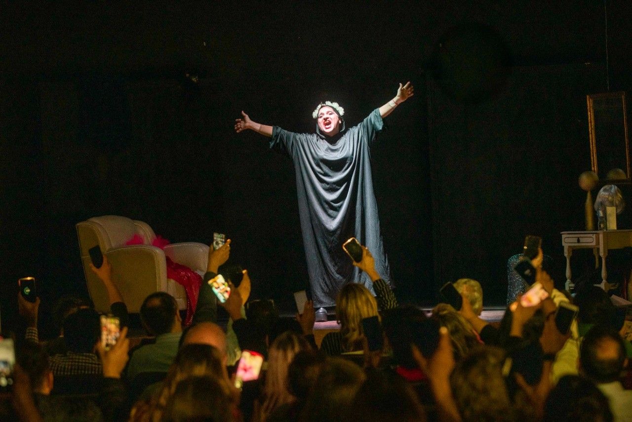 vuelve-tengo-tetas-tengo-pito-y-talento-al-salon-calchaqui