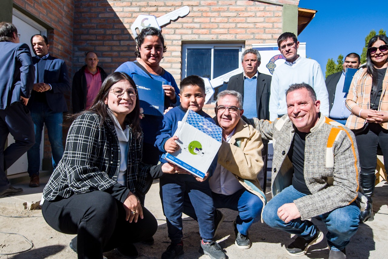 el-gobierno-entrego-viviendas-en-santa-maria